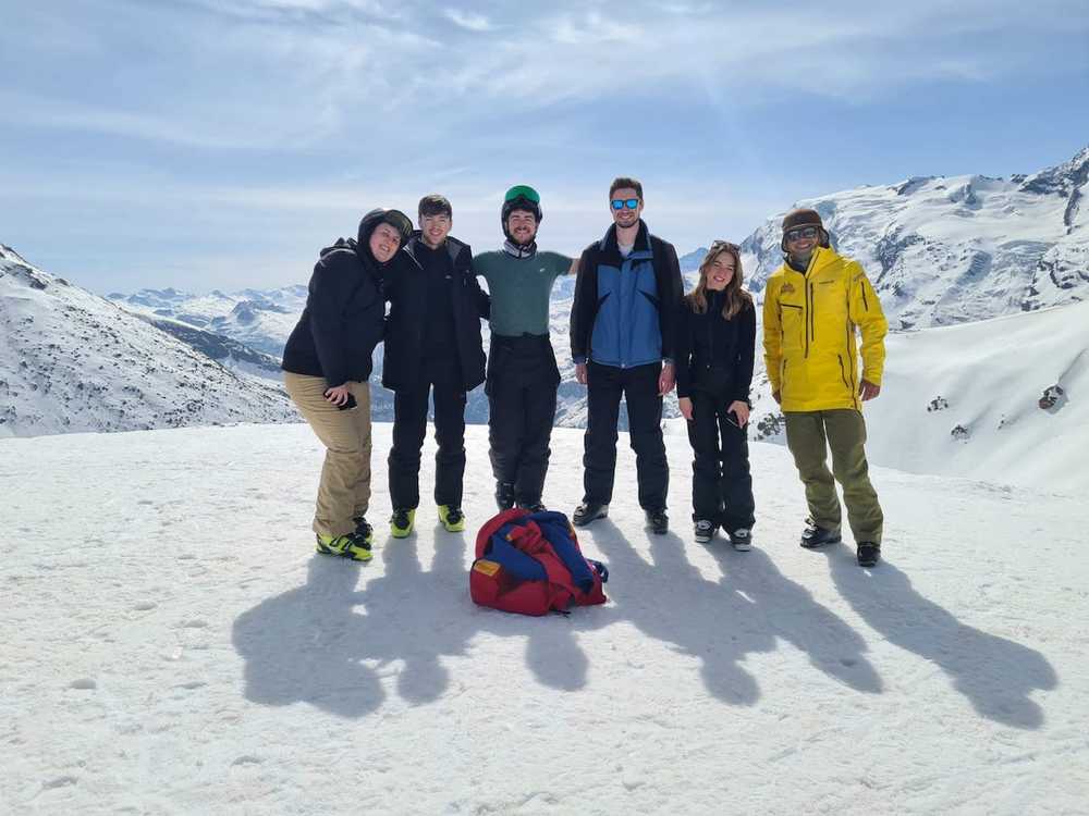 Group Ski photo